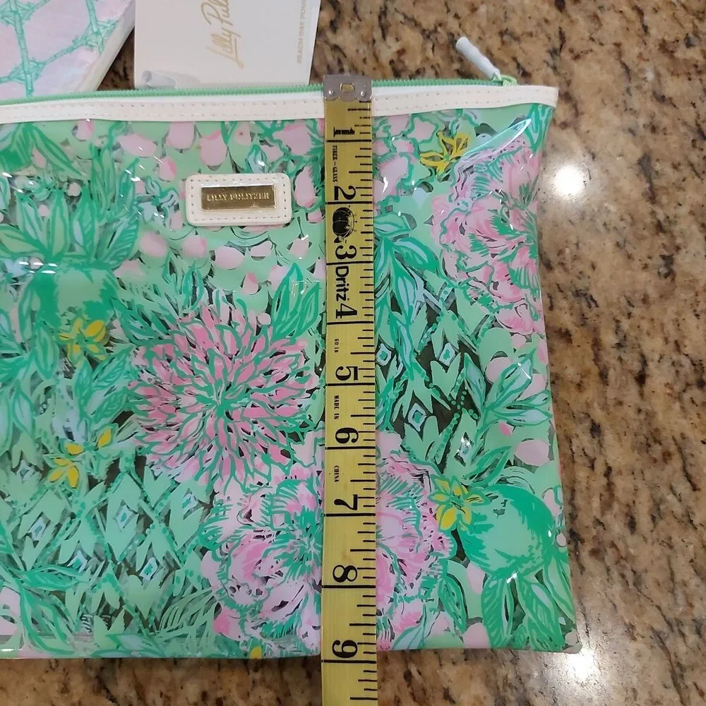 Lilly Pulitzer Water Resistant Vinyl Beach Day Pouch, Zipper Bag/Clips/Hugger
